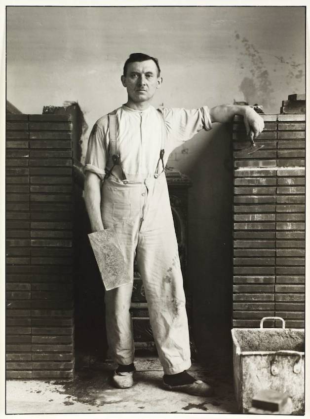 Master Mason 1926 August Sander 1876-1964 ARTIST ROOMS  Tate and National Galleries of Scotland. Lent by Anthony d'Offay 2010 http://www.tate.org.uk/art/work/AL00032