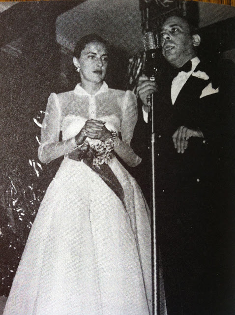 slim keith Receiving the Neiman Marcus Fashion Award 1946
